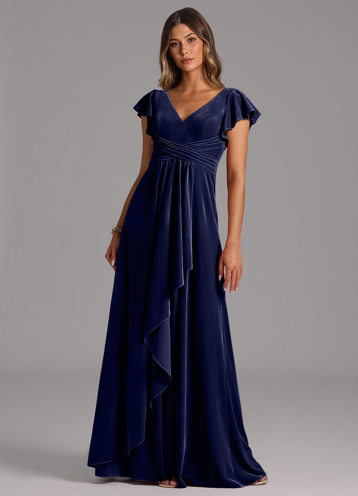 Azazie Omari Vestidos de damas de honor Vestido de Azul Marino Oscuro de terciopelo de Corte en A con Plisado image1