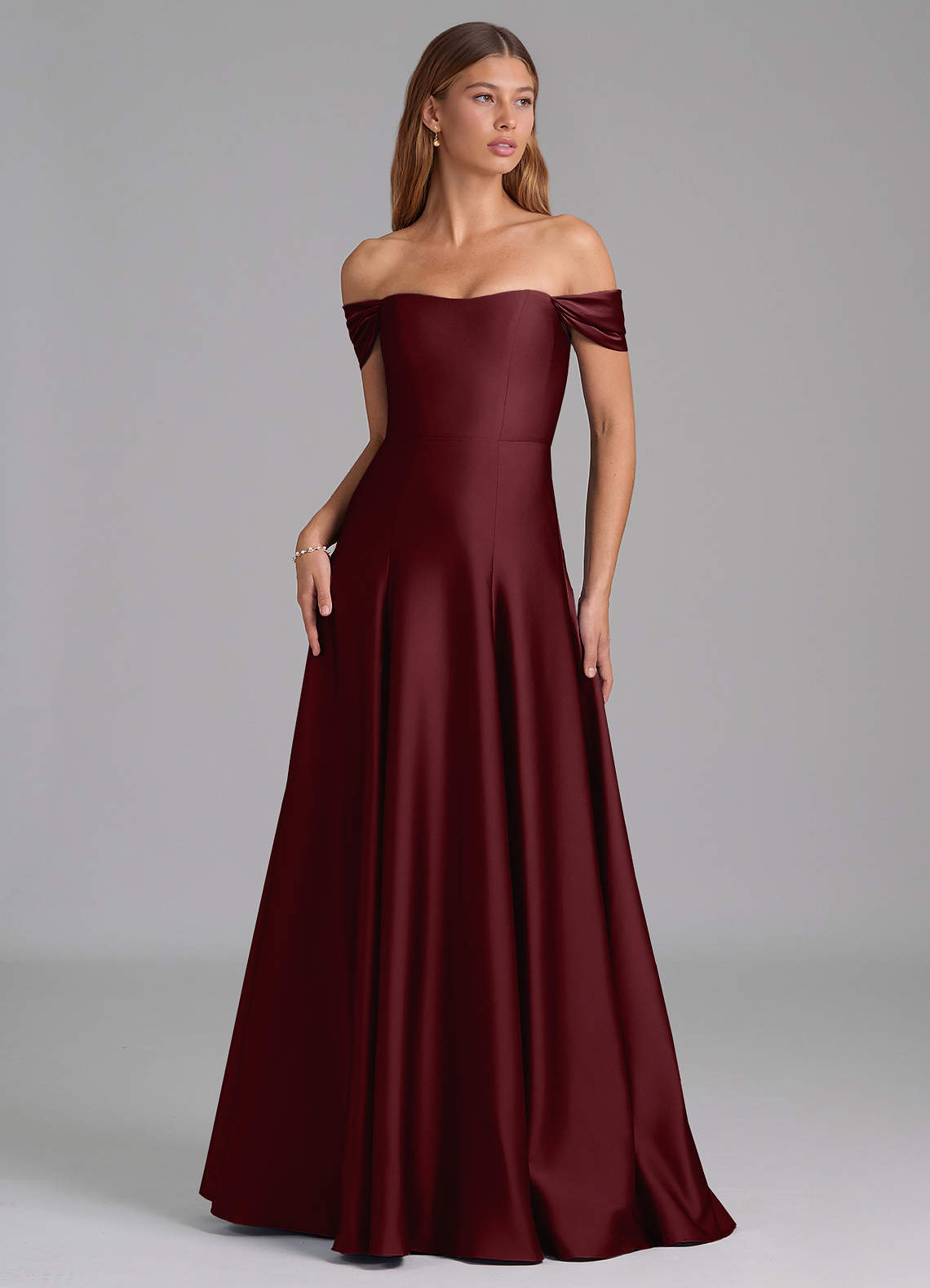 Azazie Seriana Brautjungfernkleider Wandelbar A-Linie Schulterfrei Stretch-Satin Kleid Cabernetrot image1