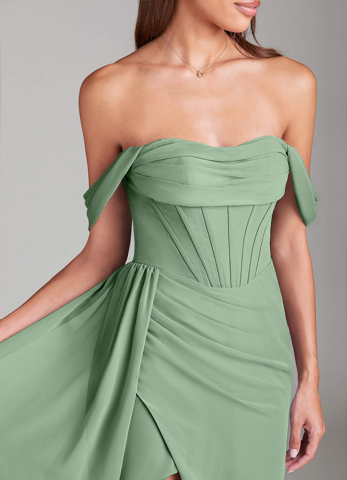 Azazie Amyra Probar vestidos en casa Vestido de Negro de Gasa de Corte Recto Convertible con Vestidos sin tirantes image5