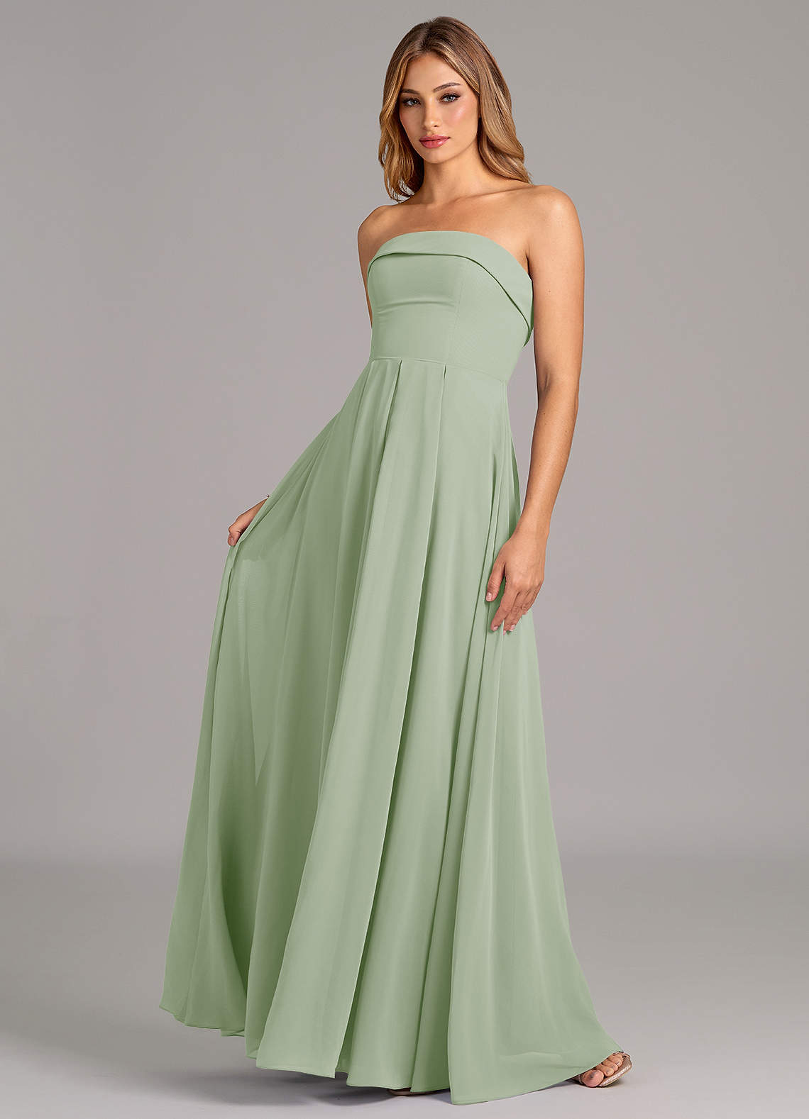 Azazie Lucienne Brudtärnklänningar Klänning av A-Linje i Chiffong Axelbandslös Dusty Sage Konvertibel image1