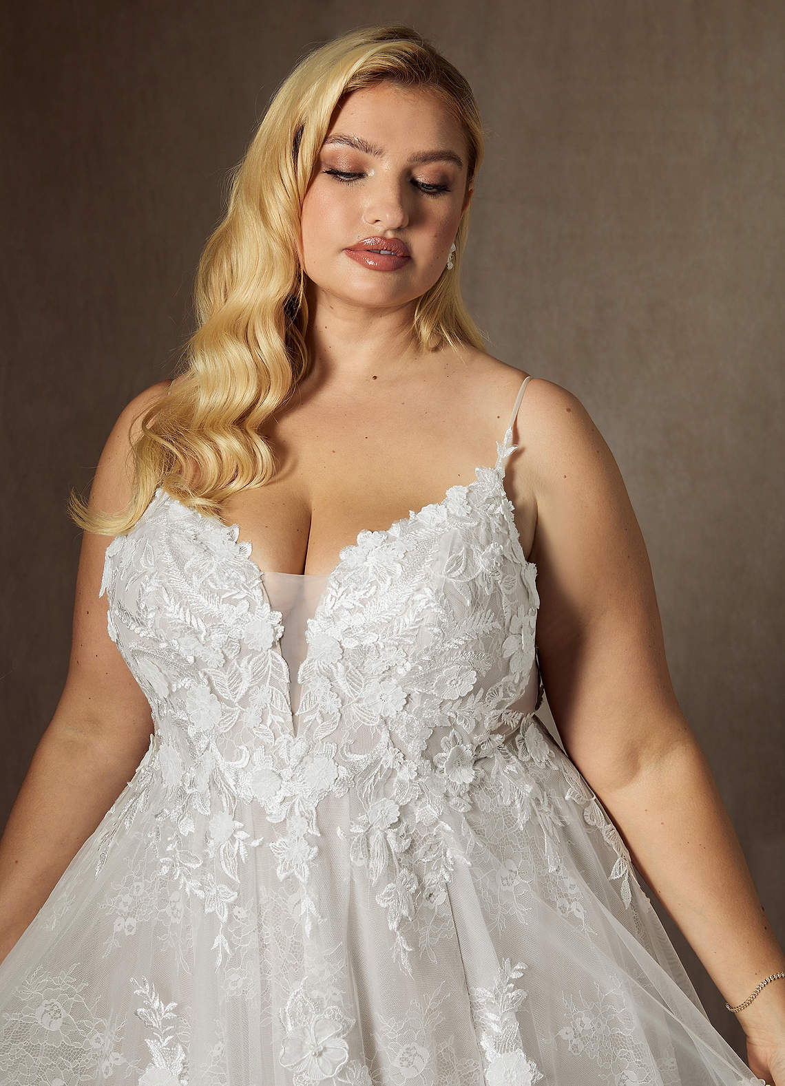 Azazie Monda Wedding Dresses Diamond White A-Line Lace Tulle Dress image15