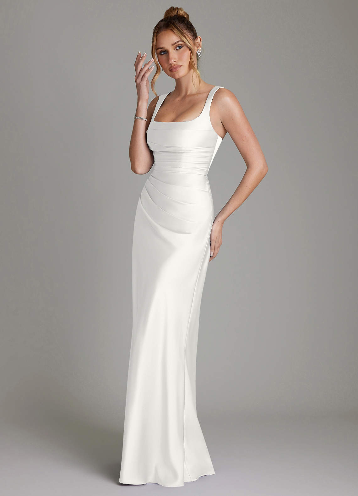 Azazie Agustina Robes de demoiselle d'honneur Robe Sirène en Satin extensible Corset Blanc image4