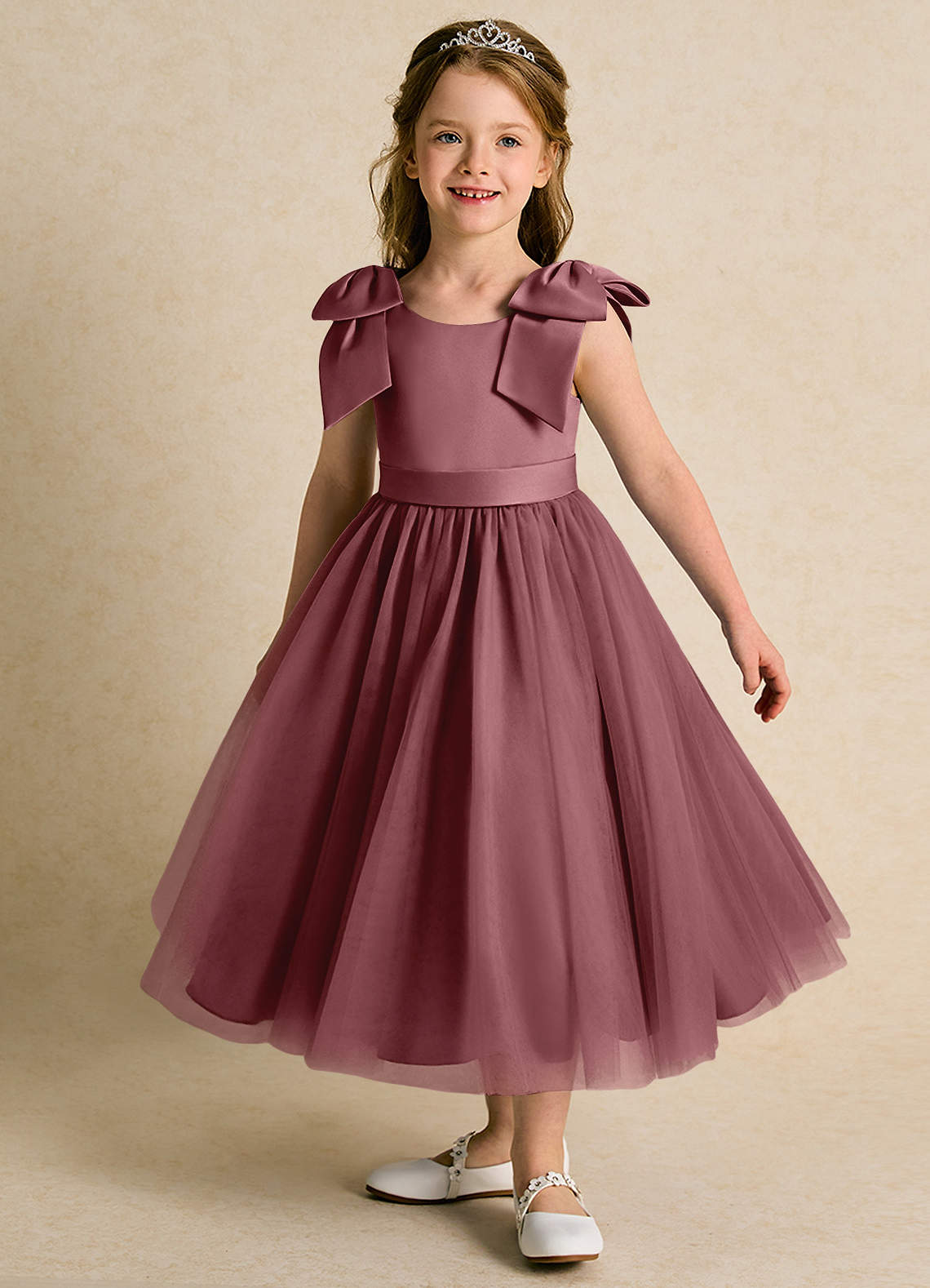 Azazie Serene Robe Demoiselle D'honneur Fillette Robe Princesse en Mat Satiné Arc Rose Du Désert image1
