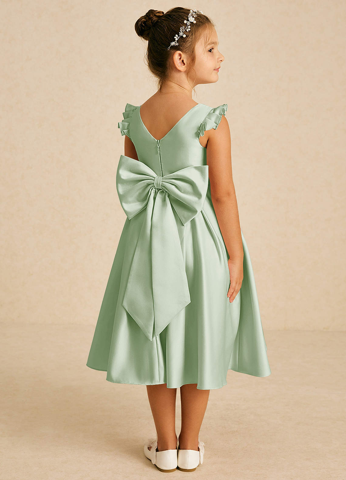 Azazie Francine Robe Demoiselle D'honneur Fillette Robe Trapèze en Mat Satiné Arc Vert Sauge image1