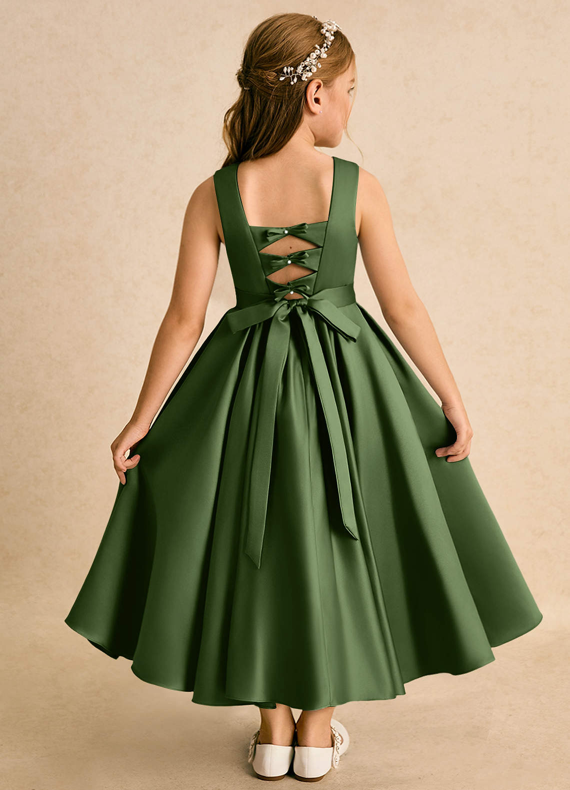 Azazie Junebuj Robe Demoiselle D'honneur Fillette Robe Princesse en Mat Satiné Plissée Olive image1