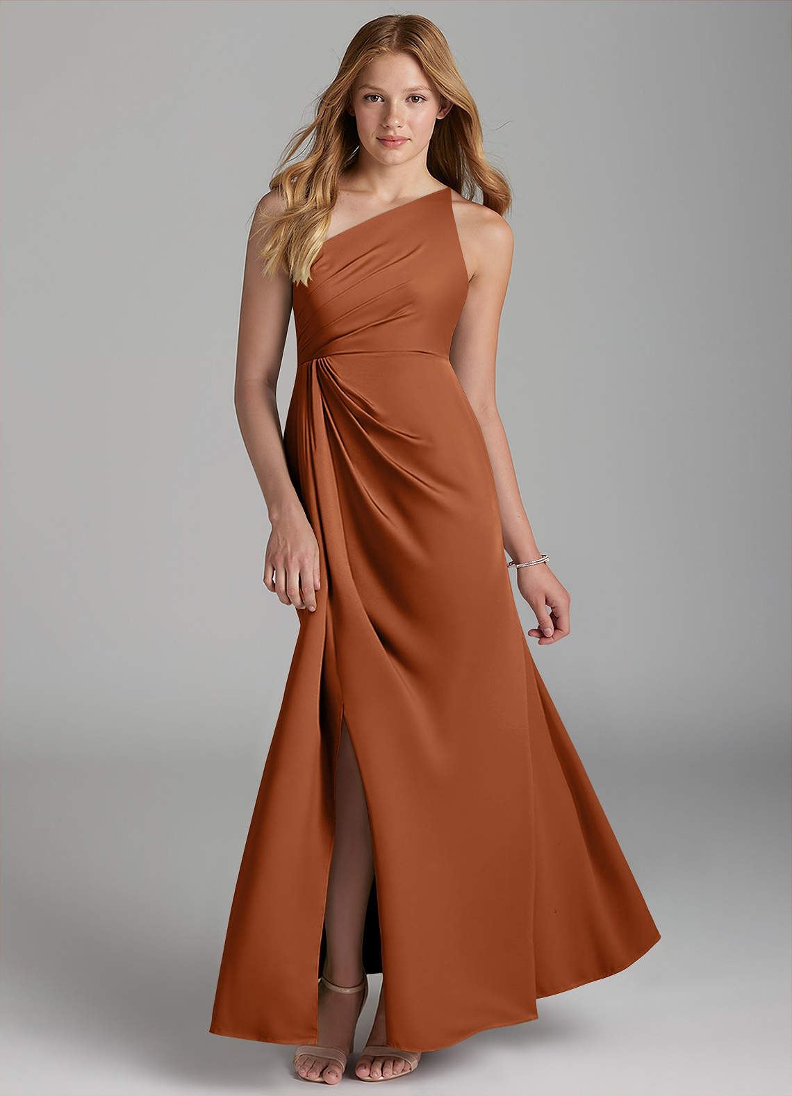 Azazie Mika Junior Robe Trapèze en Satin extensible Plissée Cuivre image1