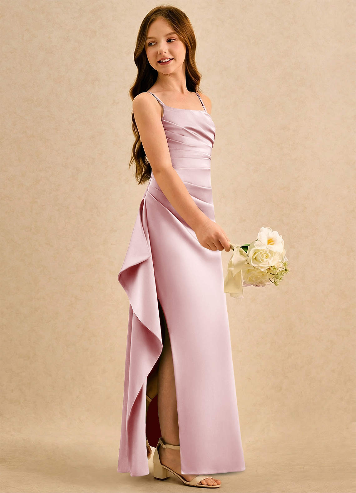 Azazie Cannoli Girls Formal Robe Demoiselle D'honneur Fillette Robe Trapèze en Mat Satiné Plissée Rose Poudré image3