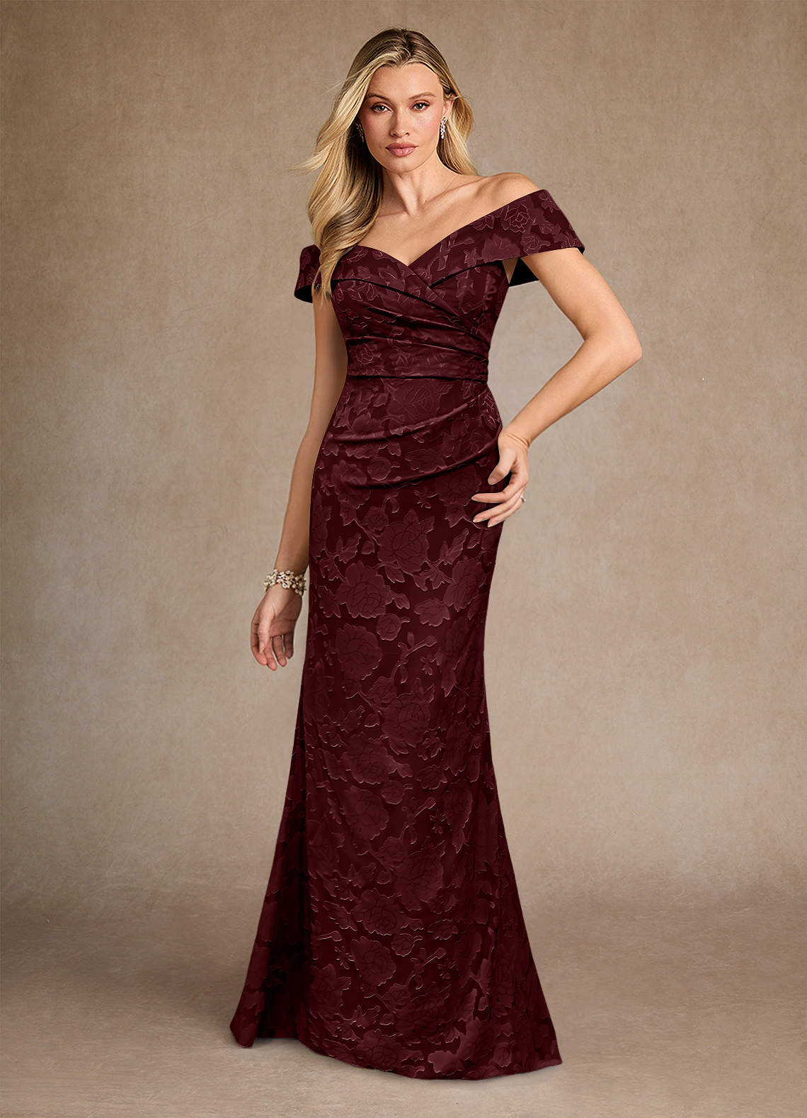 Azazie Canton Abiti per la Madre della Sposa Abito Sirena in Burnout Floreale a Spalla Scoperta Cabernet image2