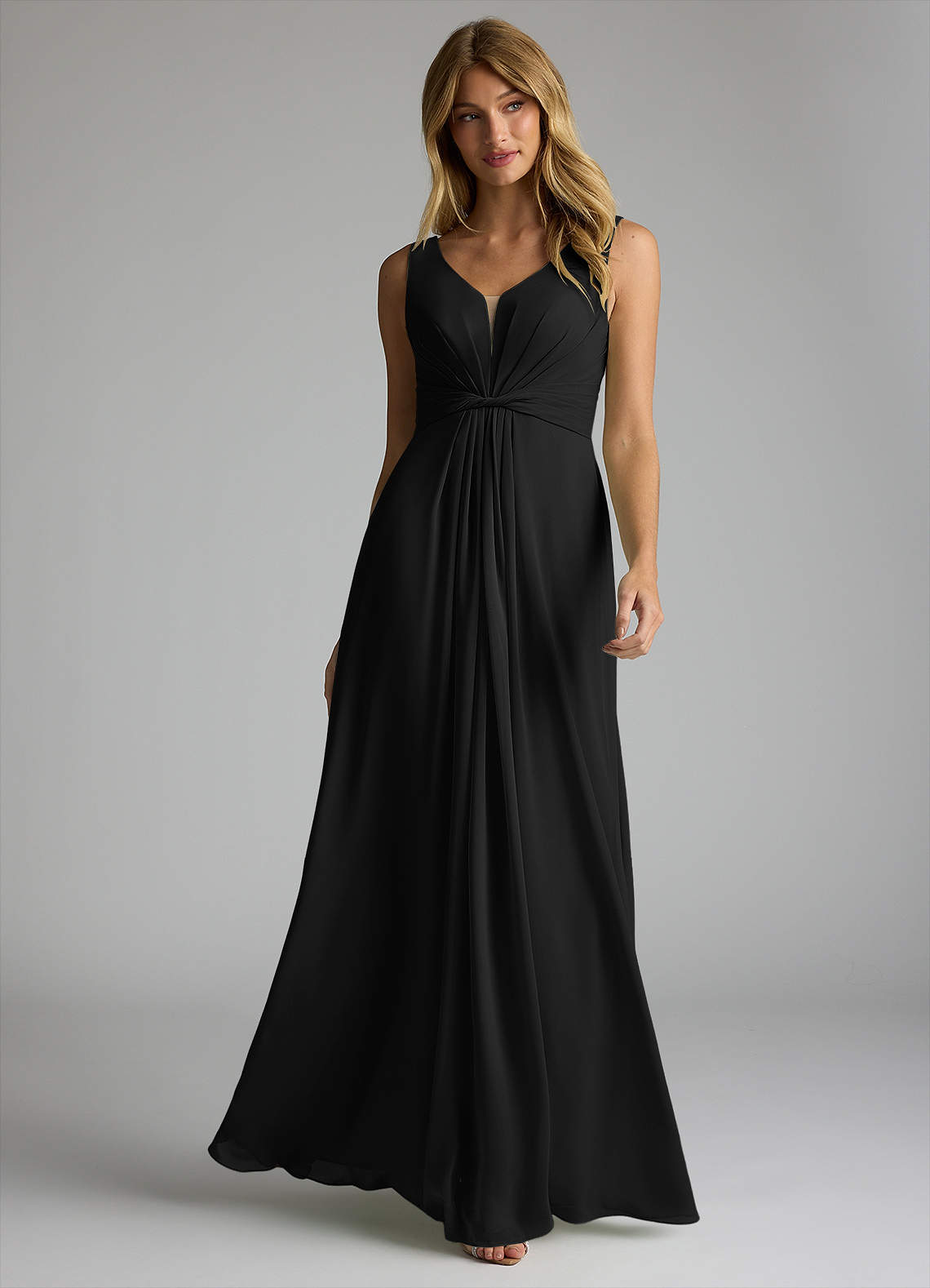 Azazie Gina Robes de demoiselle d'honneur Robe Trapèze en Mousseline de soie Col V plissé Noir image1