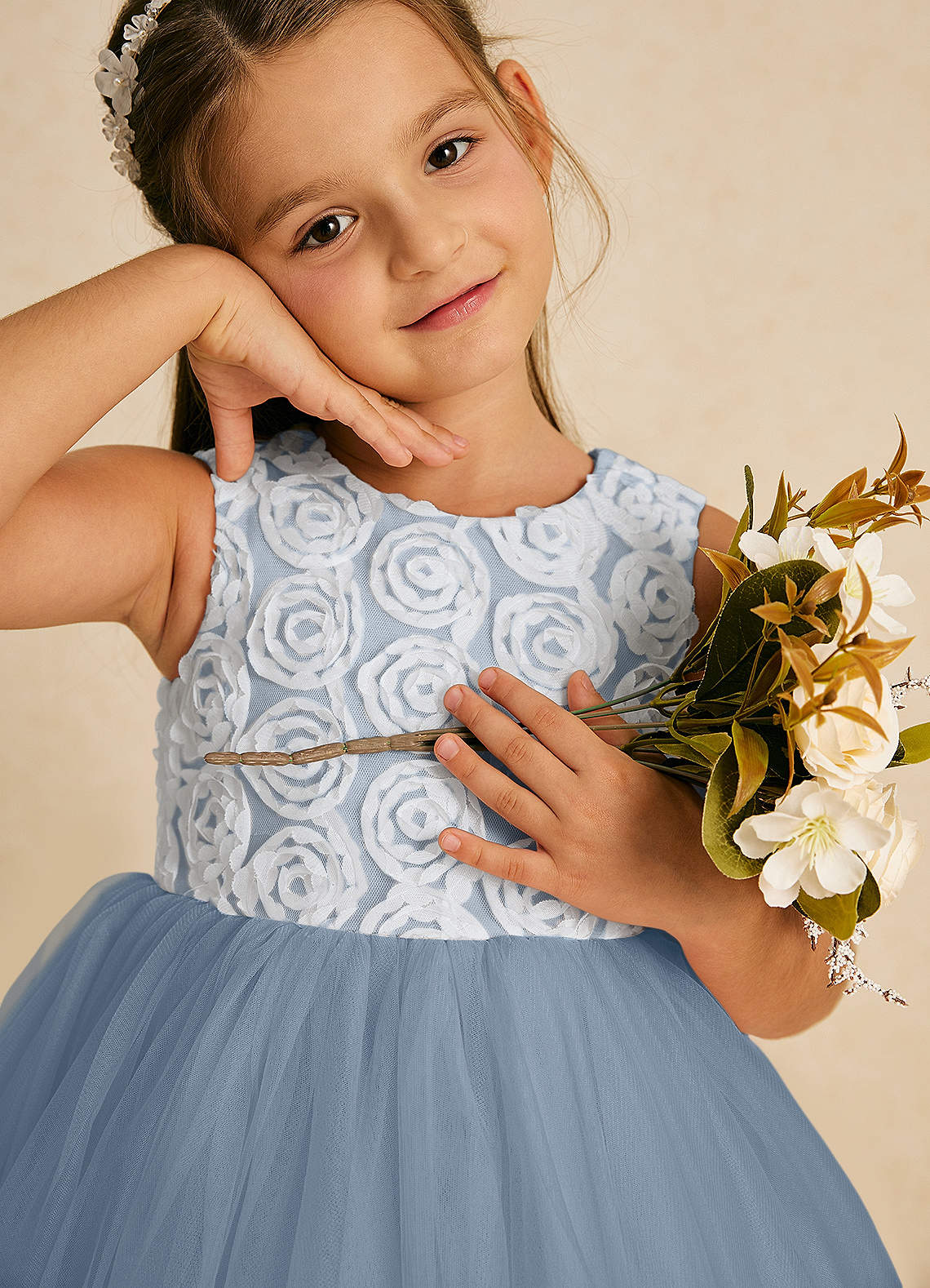 Azazie Missy vestidos de niña de las flores Vestido de Marfil Azul Polvoriento de Tul de Corte En A con Sin mangas image1
