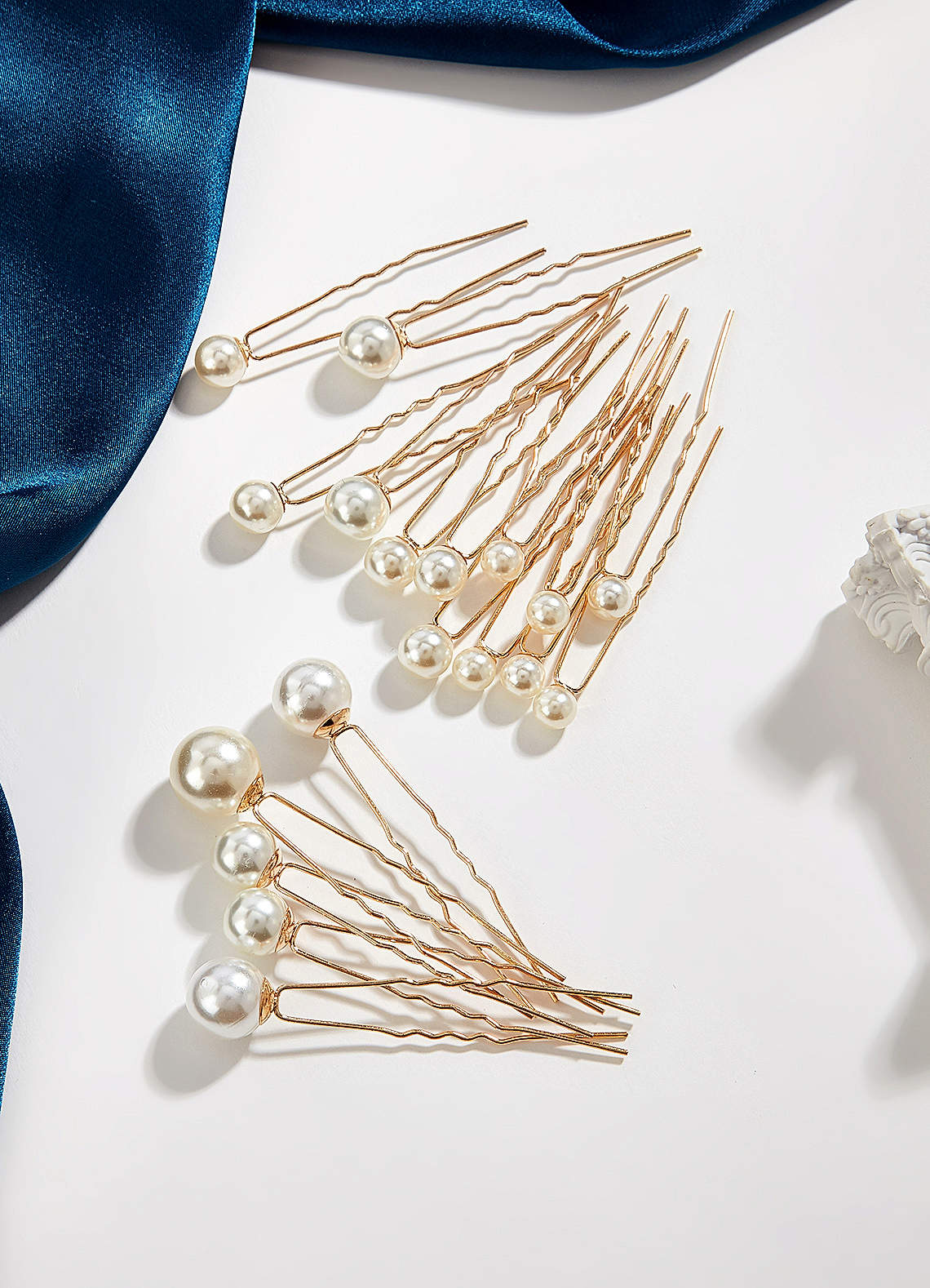 front Singular Pearl Hairpins Set