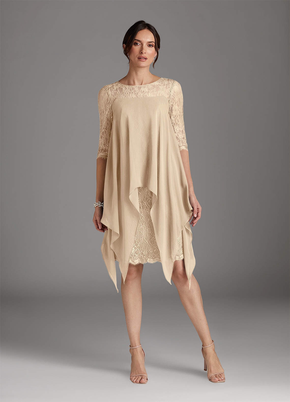Azazie Flo Mère de la mariée Robes Robe Trapèze en Mousseline de soie Dentelle Champagne image1