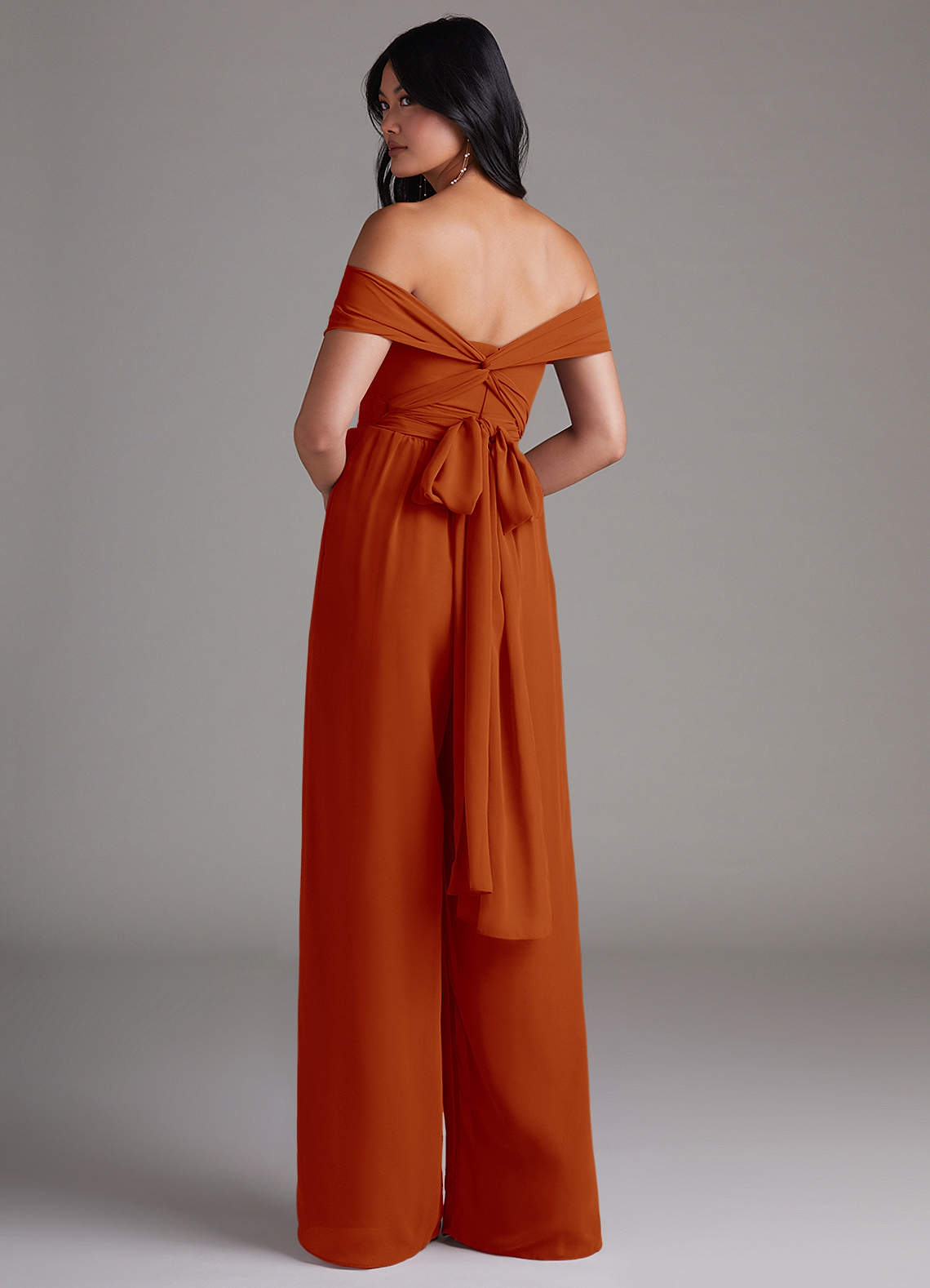 Azazie Lamara Robes de demoiselle d'honneur Combinaison Convertible en Mousseline de soie Épaule décolletée Paprika image4