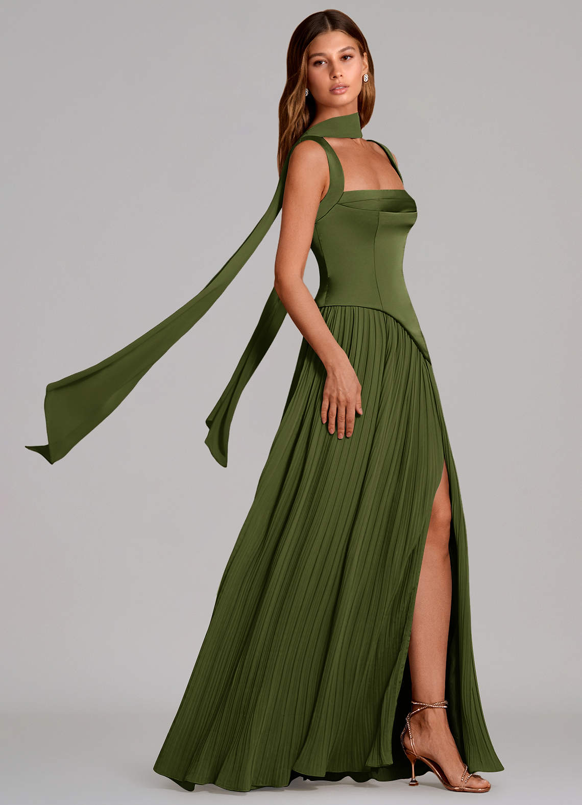 Azazie Stephanie Vestidos de madrinha de casamento Vestido Oliva de Cetim elástico de Linha A com Plissado image2
