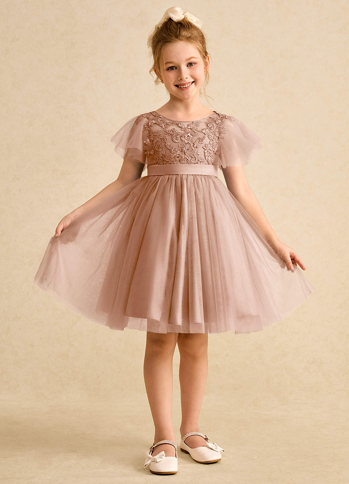Azazie Queenie Robe Demoiselle D'honneur Fillette Robe Trapèze en Dentelle Champagne Rosé image1