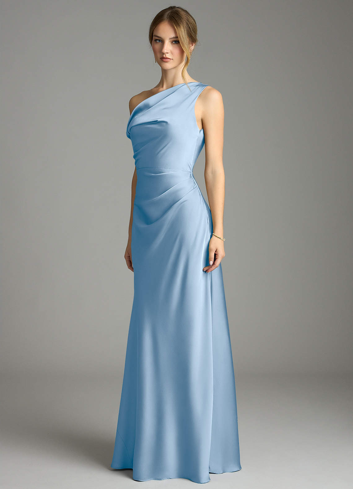 Azazie Emerson Robes de demoiselle d'honneur Robe Sirène en Satin extensible Épaule décolletée Poudre Bleue image1