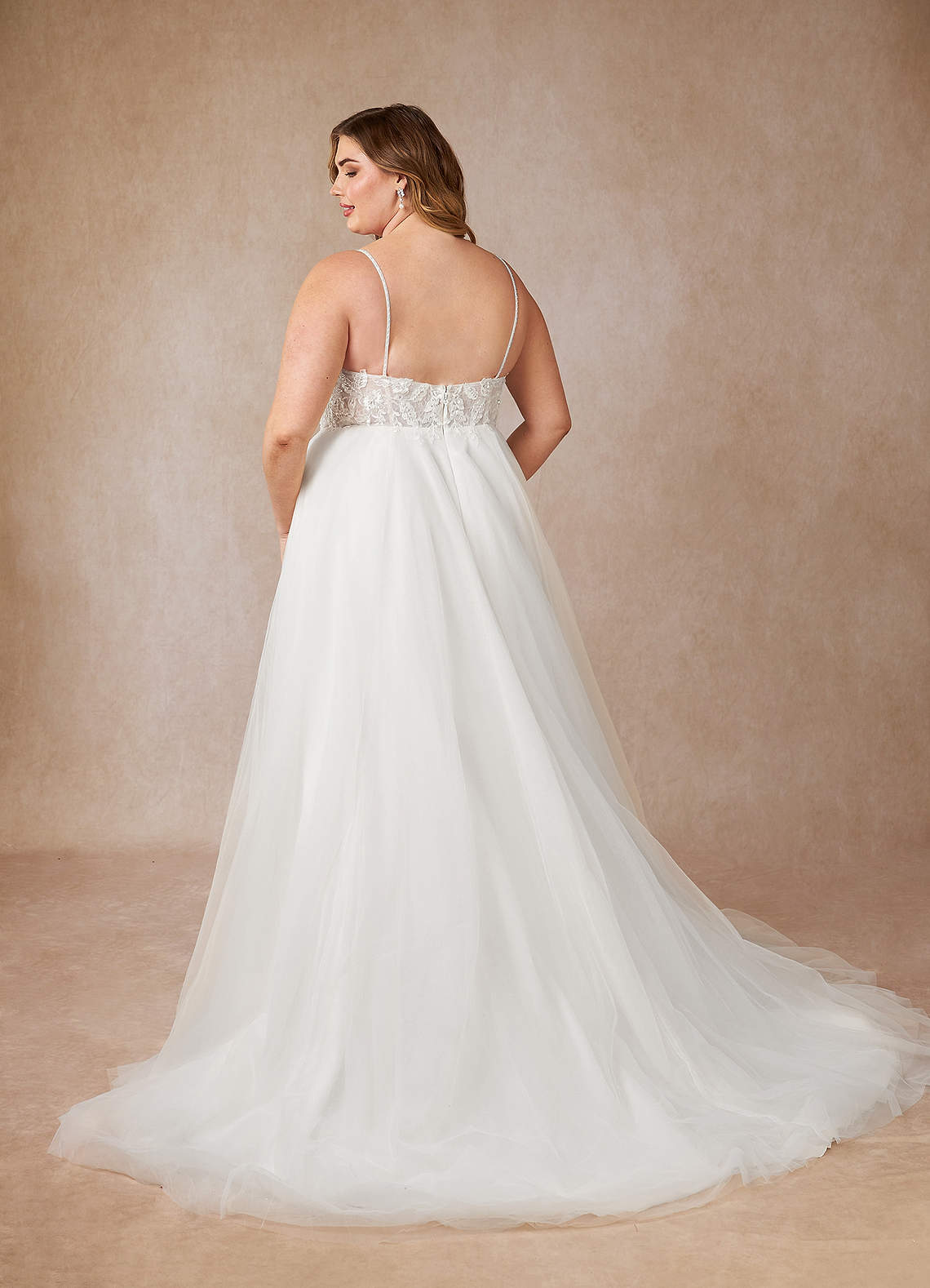 Azazie Tatiana Vestidos de novia Vestido de Diamante Blanco de Tul de Corte en A con Lentejuelas cuello pico image11