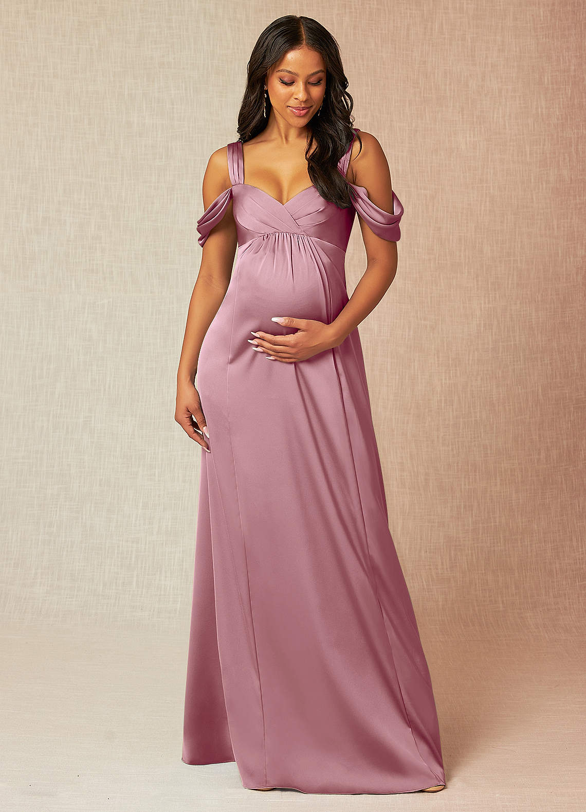 Azazie Rhea vestidos de dama de honor de maternidad Vestido de Corte En A Off The Shoulder Plisado Hasta el suelo Satén Elástico image1