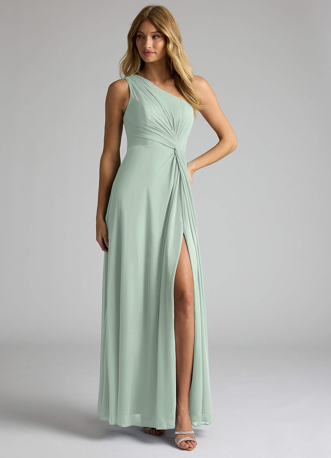 Azazie Brooke Vestidos de damas de honor Vestido de Agave de Malla de Corte en A con Hombro unilateral image2