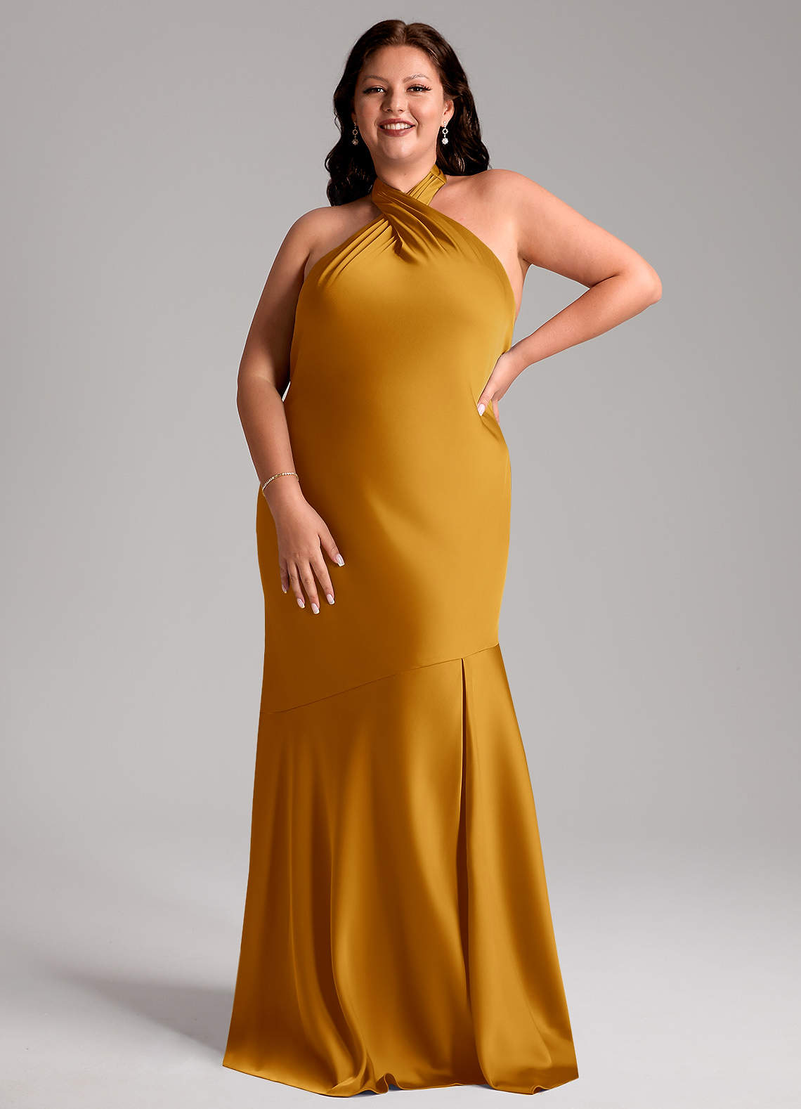 Azazie Lorena Robes de demoiselle d'honneur Robe Sirène en Satin extensible Plissée Caramel écossais image1