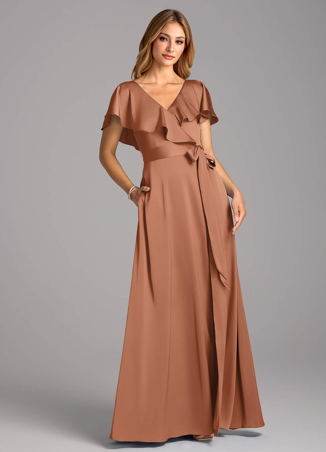 Azazie Lainey Robes de demoiselle d'honneur Robe Trapèze en Satin extensible avec poches Bronze image1