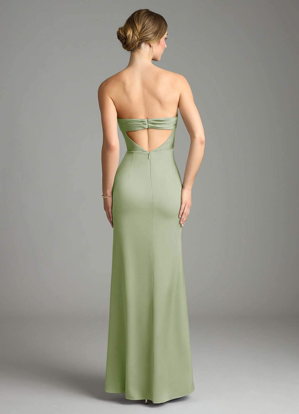 Azazie Leonis Vestidos de madrinha de casamento Vestido Dusty Sage de Cetim elástico de sereia com Plissado image1