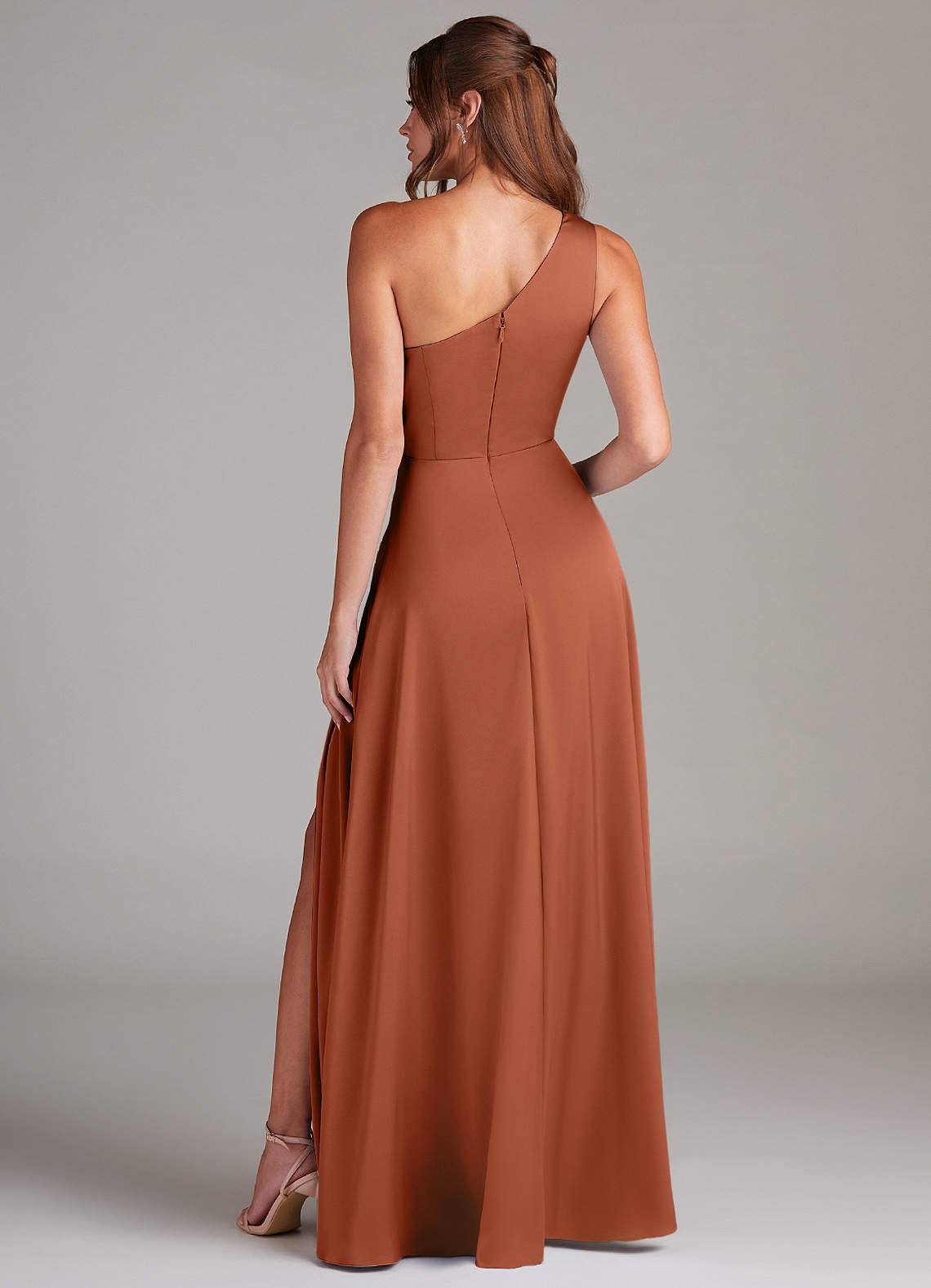 Azazie Brooke Robes de demoiselle d'honneur Robe Trapèze en Satin extensible Ue épaule Rose De Cèdre image6