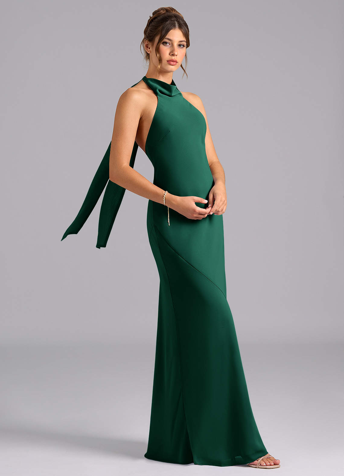Azazie Velli Vestidos de damas de honor Vestido de Esmeralda de Gasa de Corte Sirena con Cuello Alto image2