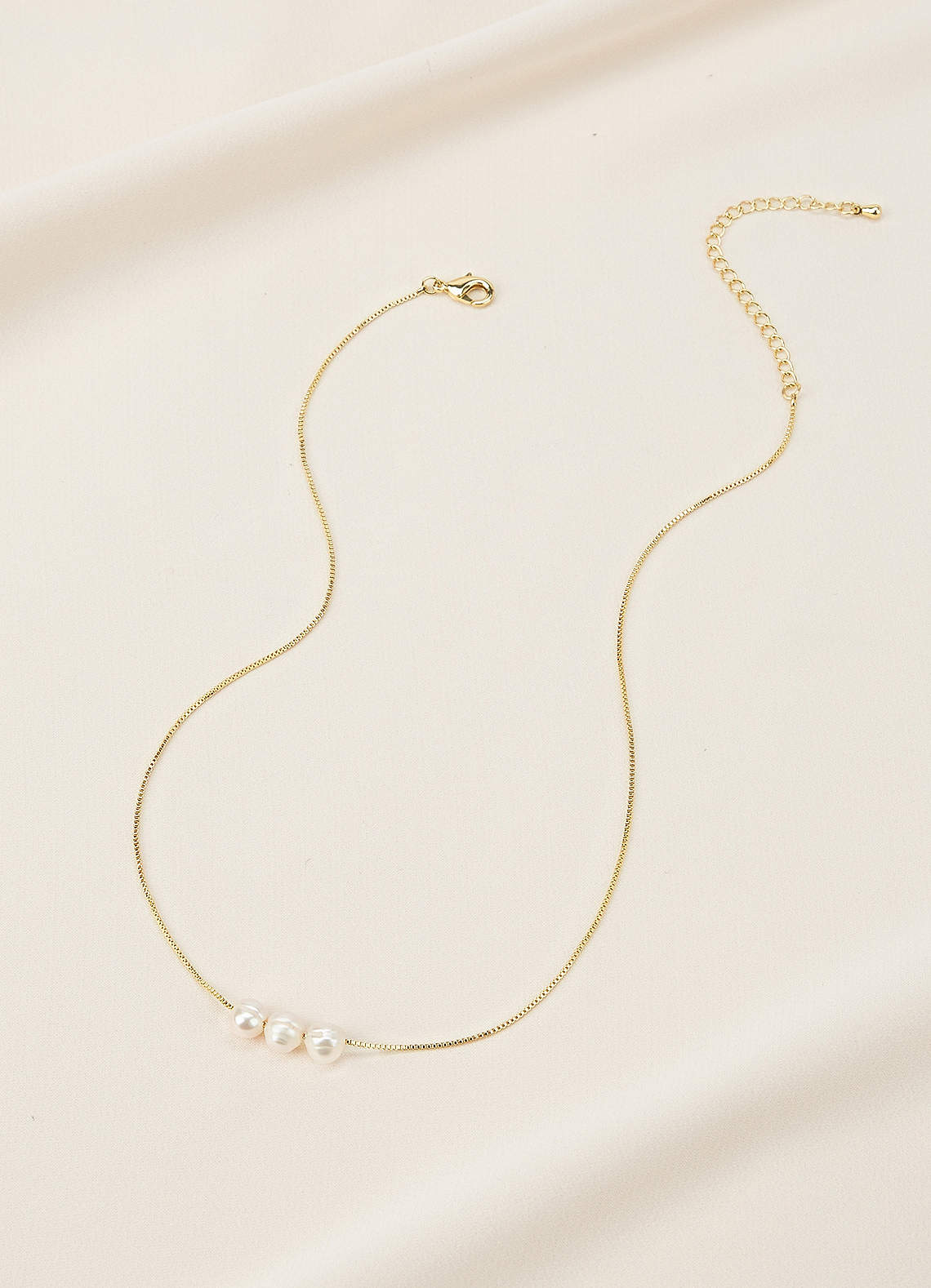 front Pearl Trio Necklace