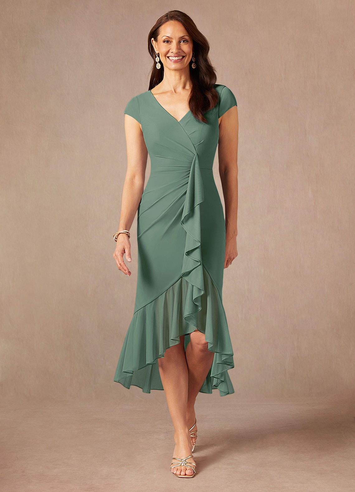 Azazie Renetta Mère de la mariée Robes Robe Fourreau en Maille Col V plissé Eucalyptus image1