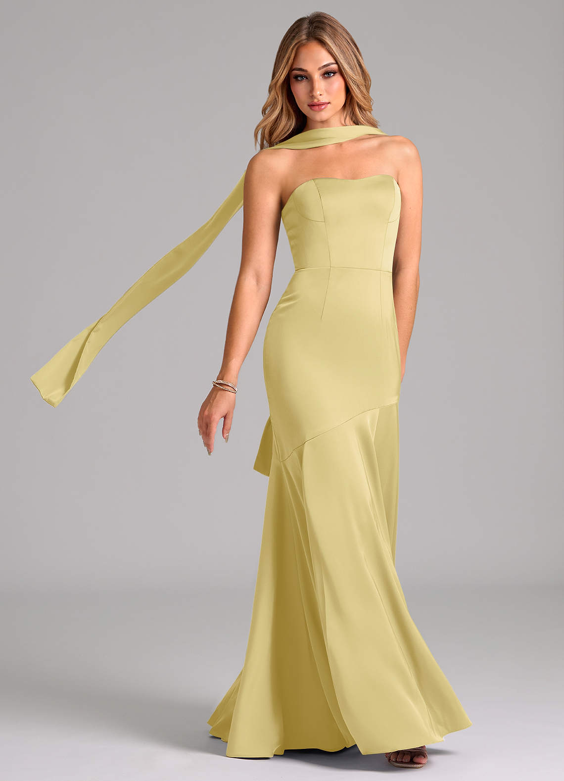 Azazie Shiloh Vestidos de damas de honor Vestido de Sorbete De Limón de Satén Elástico de Corte Sirena Convertible con Sin tirantes image1