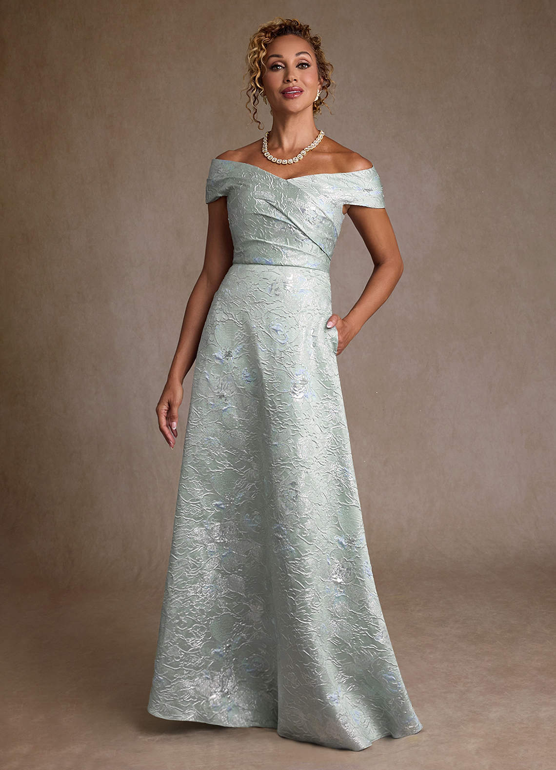 Azazie Lacey Kleider für die Brautmutter A-Linie Schulterfrei Blumen-Jacquard Kleid Agaven Jacquard image1