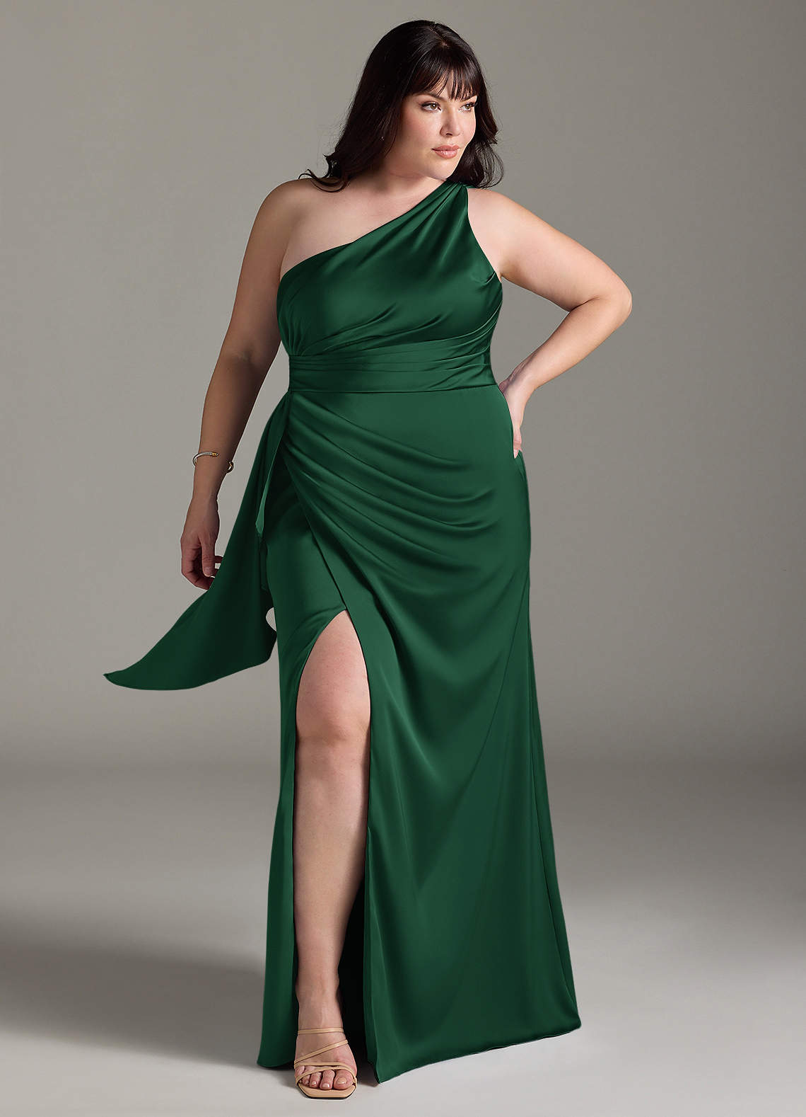 Azazie Maive Robes de demoiselle d'honneur Robe Fourreau en Satin extensible Rayé Vert Foncé image1