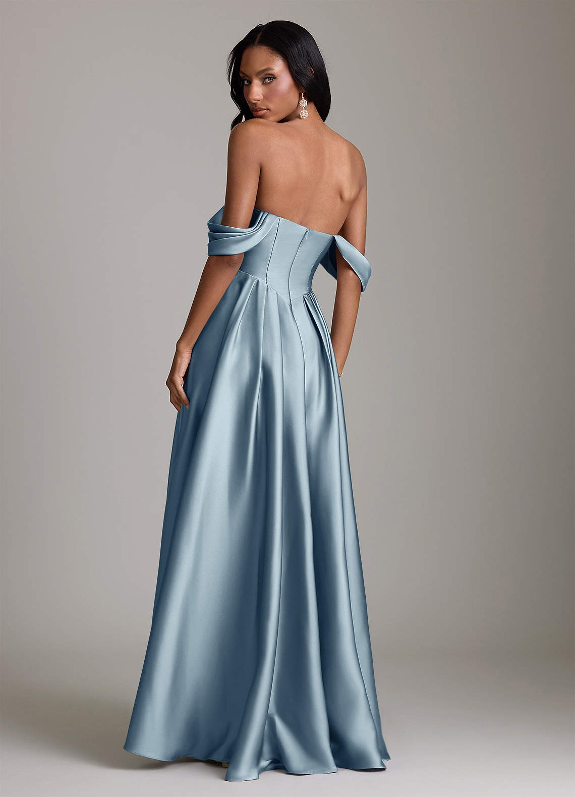 Azazie Loisa Prova i vestiti a casa Abito A-Line in Raso Elasticizzato a Spalla Scoperta Blu Polveroso image1