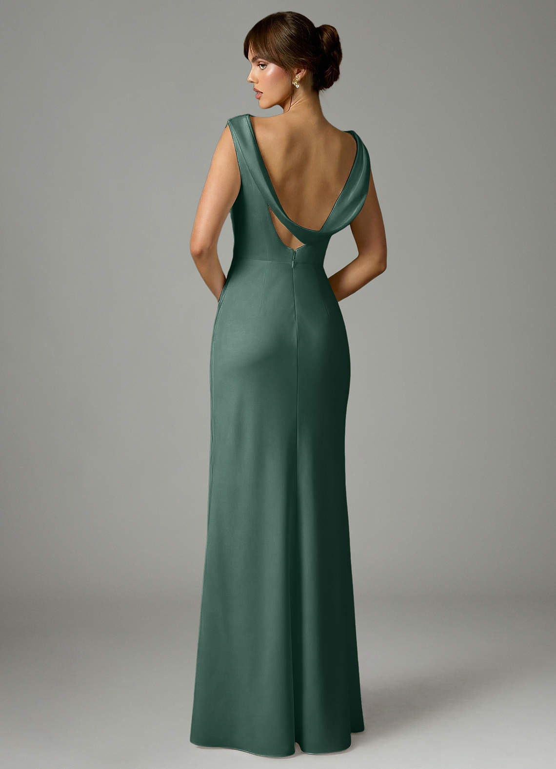 Azazie Kieryn Robes de demoiselle d'honneur Robe Sirène en Satin extensible Plissée Eucalyptus image4