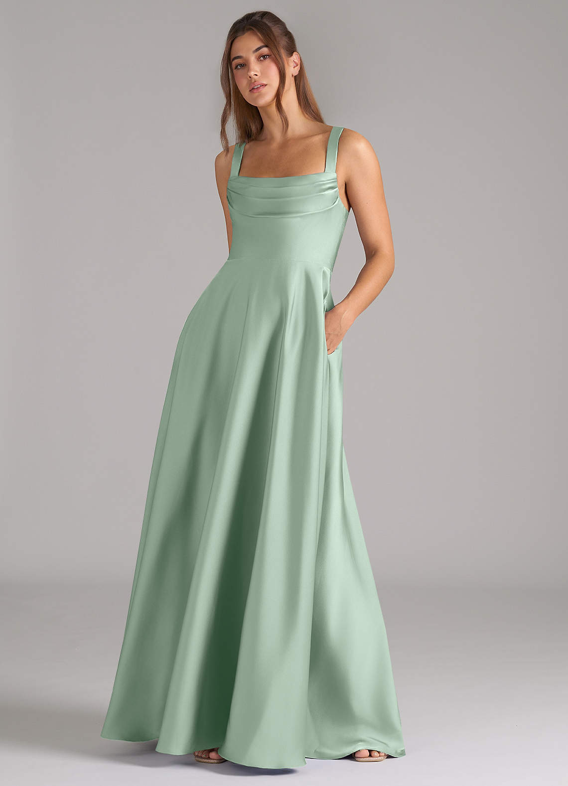 Azazie Shaude Robes de demoiselle d'honneur Robe Trapèze en Satin extensible Plissée Agave image3