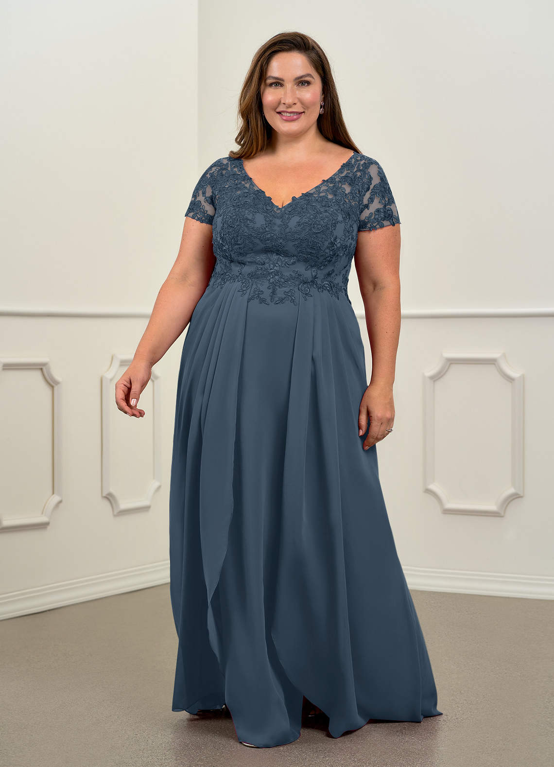 Azazie Dunja vestidos de madre de la novia Vestido de Neptuno de Gasa de Corte en A con Encaje cuello pico image1