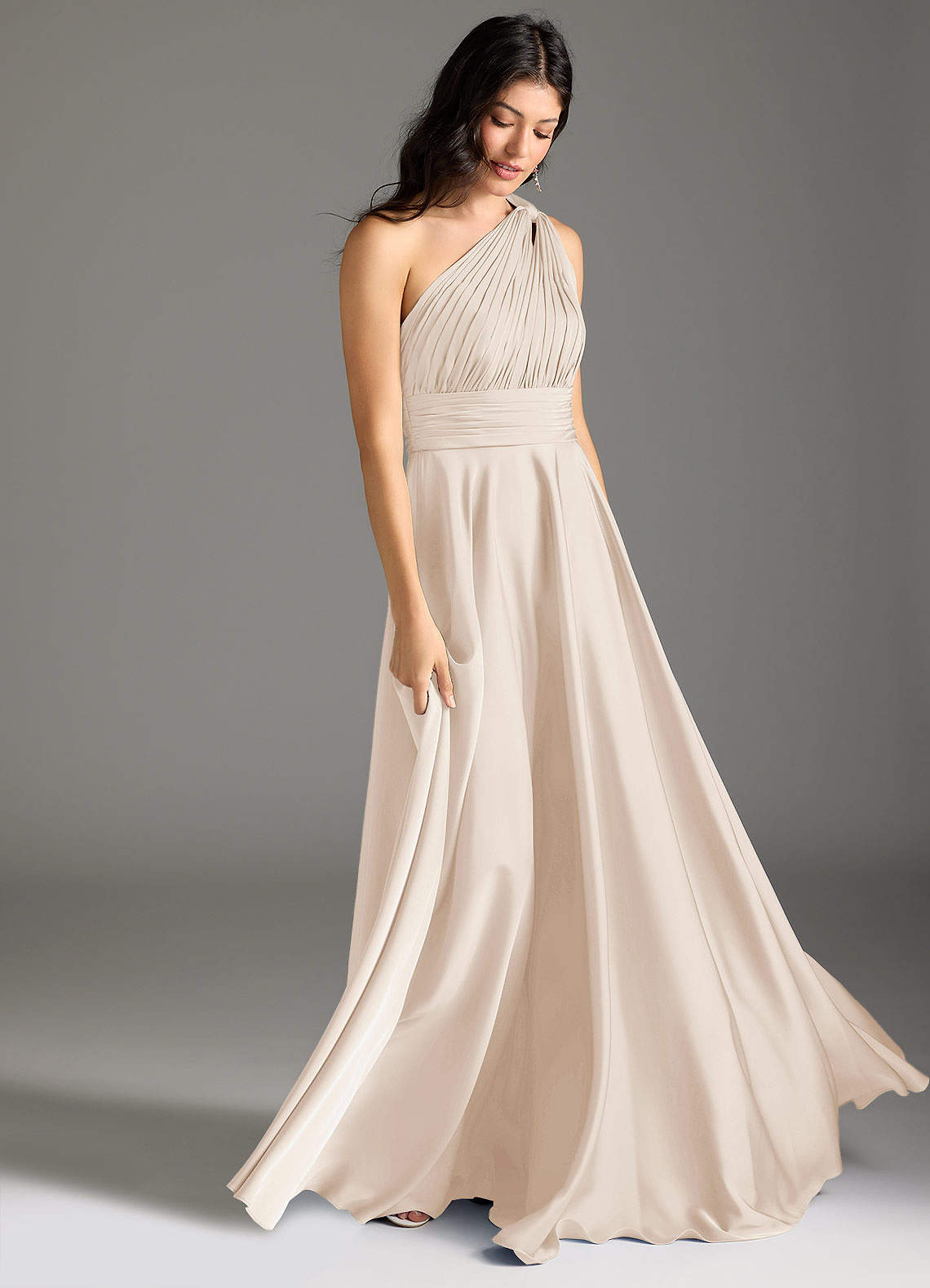 Azazie Charlize Vestidos de damas de honor Vestido de Alabastro Blanco de Satén Elástico de Corte en A con Hombro unilateral image2