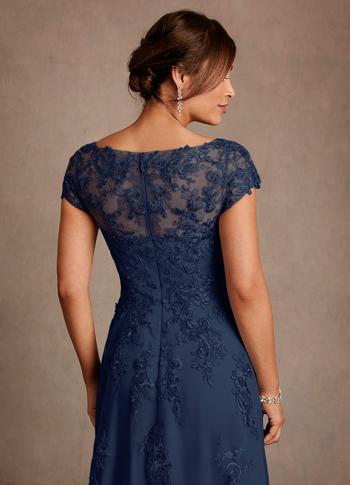 Azazie Jolanda Vestidos para mãe da noiva Vestido Azul Marinho de Renda de Linha A image5