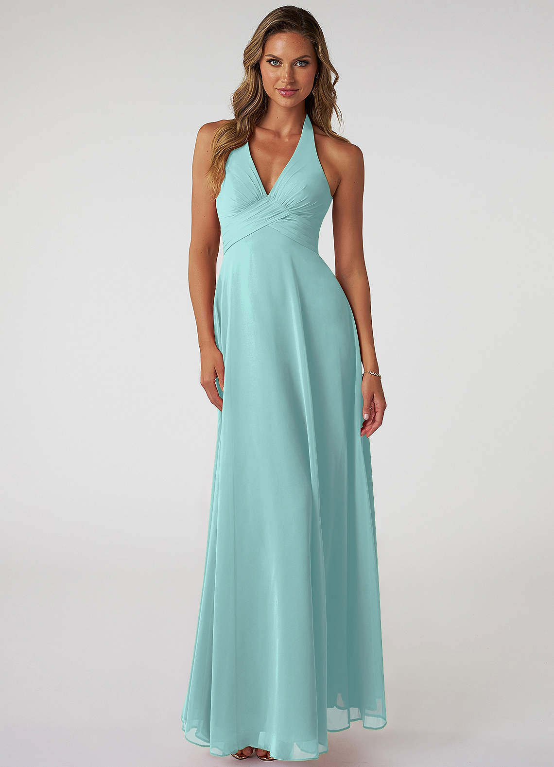 Azazie Tessie Vestidos de damas de honor Vestido de Aqua de Gasa de Corte en A con Cuello en V plisado image1