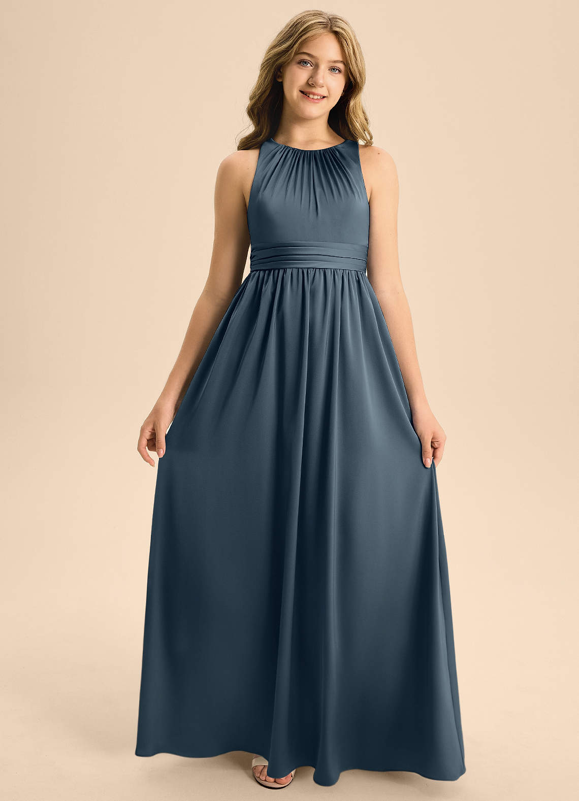 Azazie Jaylah Junior Vestido de Crepúsculo de Satén Elástico de Corte en A con Plisado image5