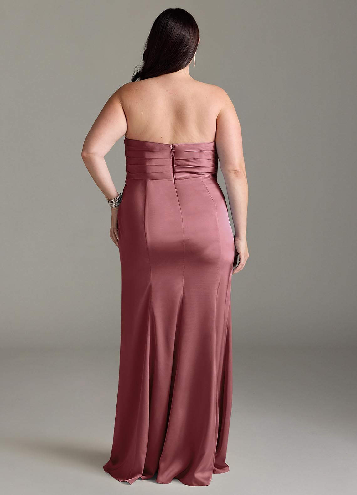 Azazie Yola Probar vestidos en casa Vestido de Amatista de Satén Elástico de Corte Recto Convertible con Cuello en V Plisado image9