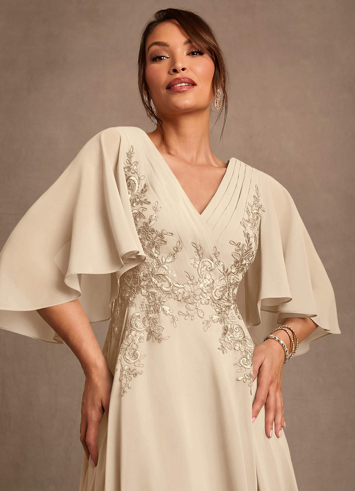 Azazie Tilda Mère de la mariée Robes Robe Trapèze en Mousseline de soie Dentelle Champagne image4