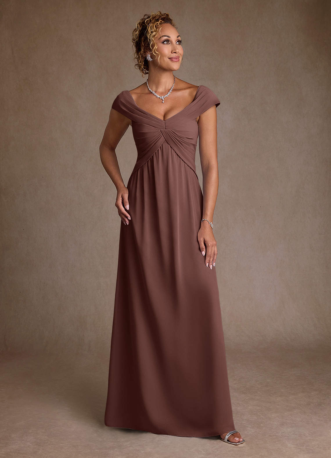Azazie Myrtle Mère de la mariée Robes Robe Trapèze en Mousseline de soie Plissée Expresso image1