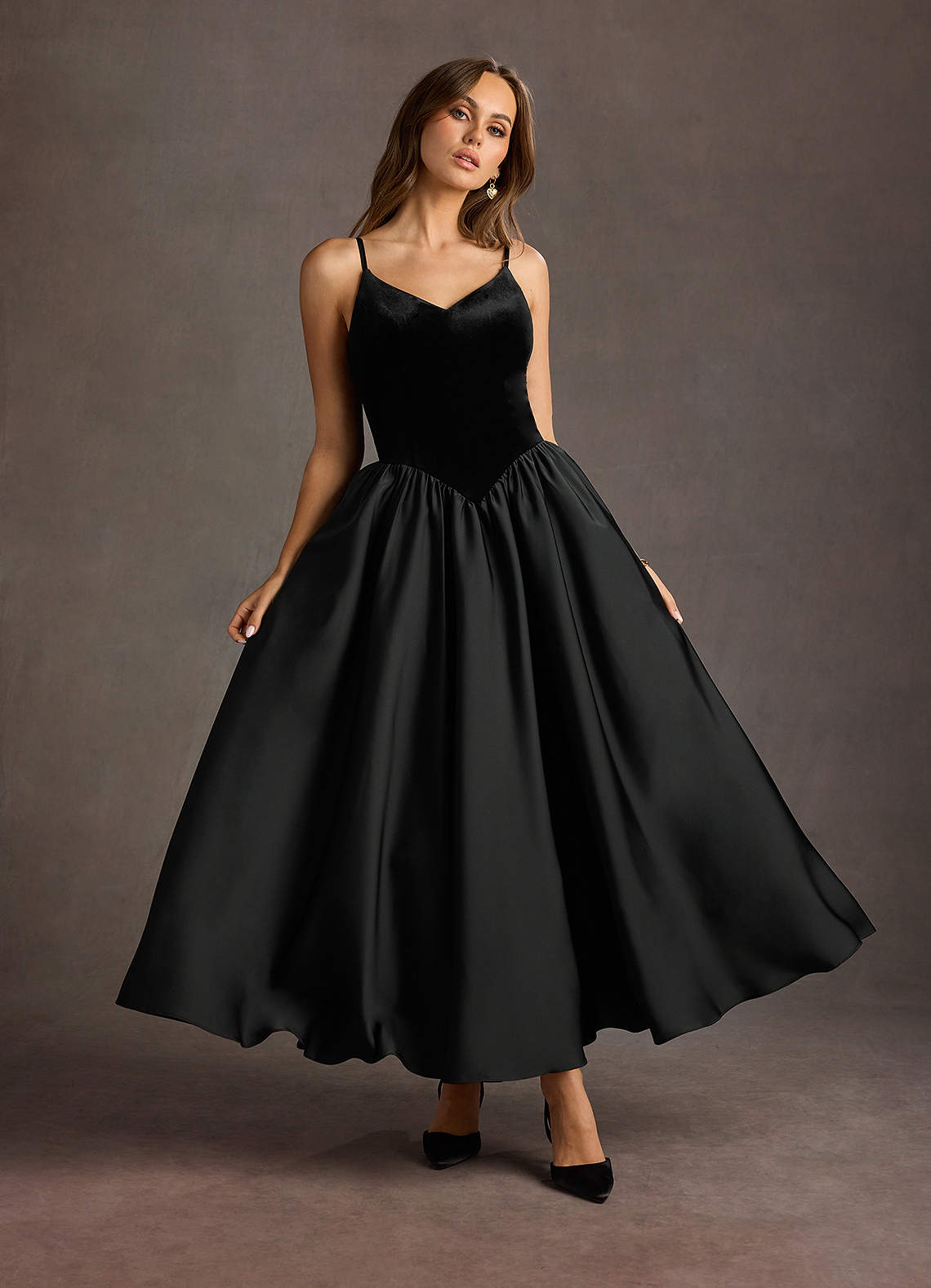 Azazie Sleeveless Sweetheart Maxi Prom Dresses in Black