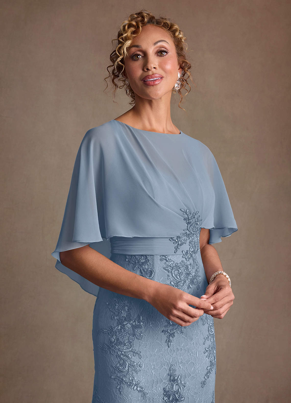 Azazie Amrita Mère de la mariée Robes Robe Sirène en Mousseline de soie Dentelle Bleu Poussiéreux image4