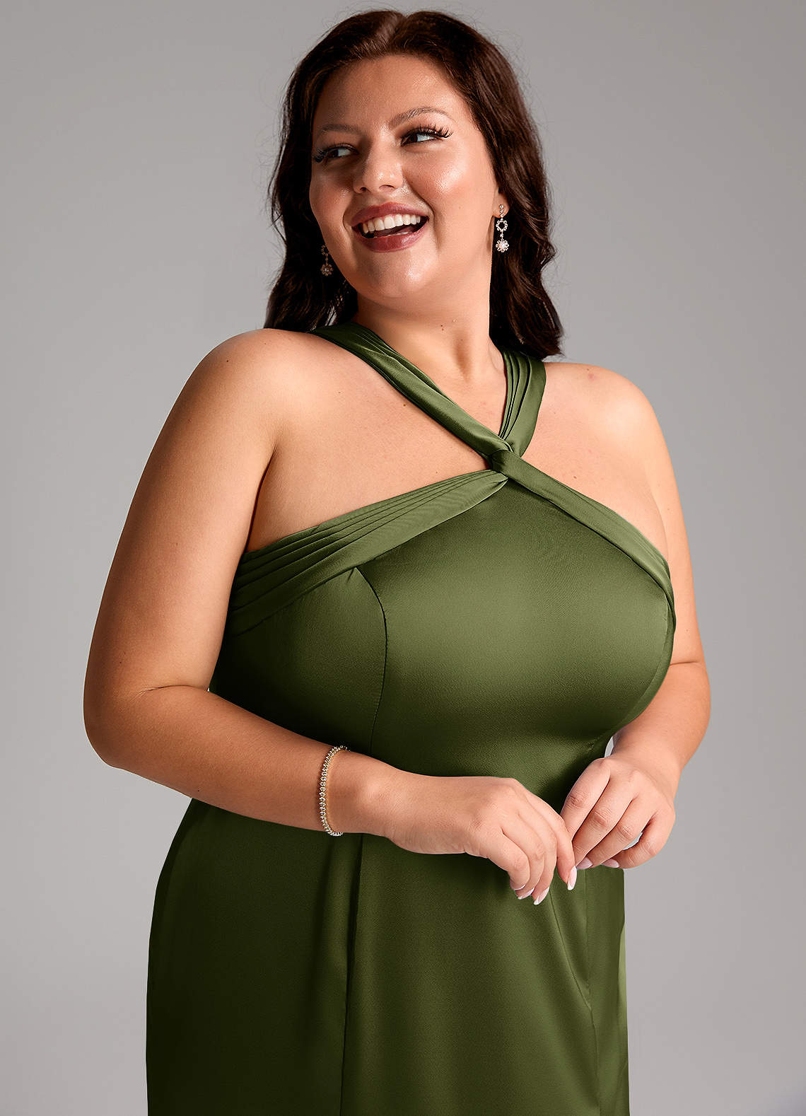 Azazie Rue Vestidos de madrinha de casamento Vestido Oliva de Cetim elástico de sereia com Plissado image12