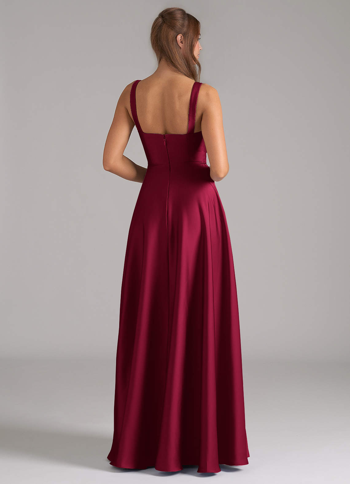 Azazie Shaude Robes de demoiselle d'honneur Robe Trapèze en Satin extensible Plissée Bourgogne image5