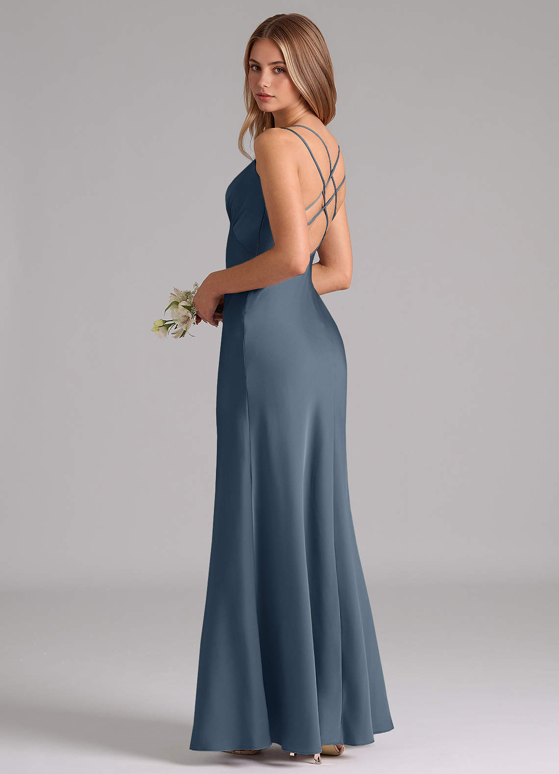 Azazie Suttona Robes de demoiselle d'honneur Robe Trapèze en Satin extensible Plissée Violet Crépusculaire image1