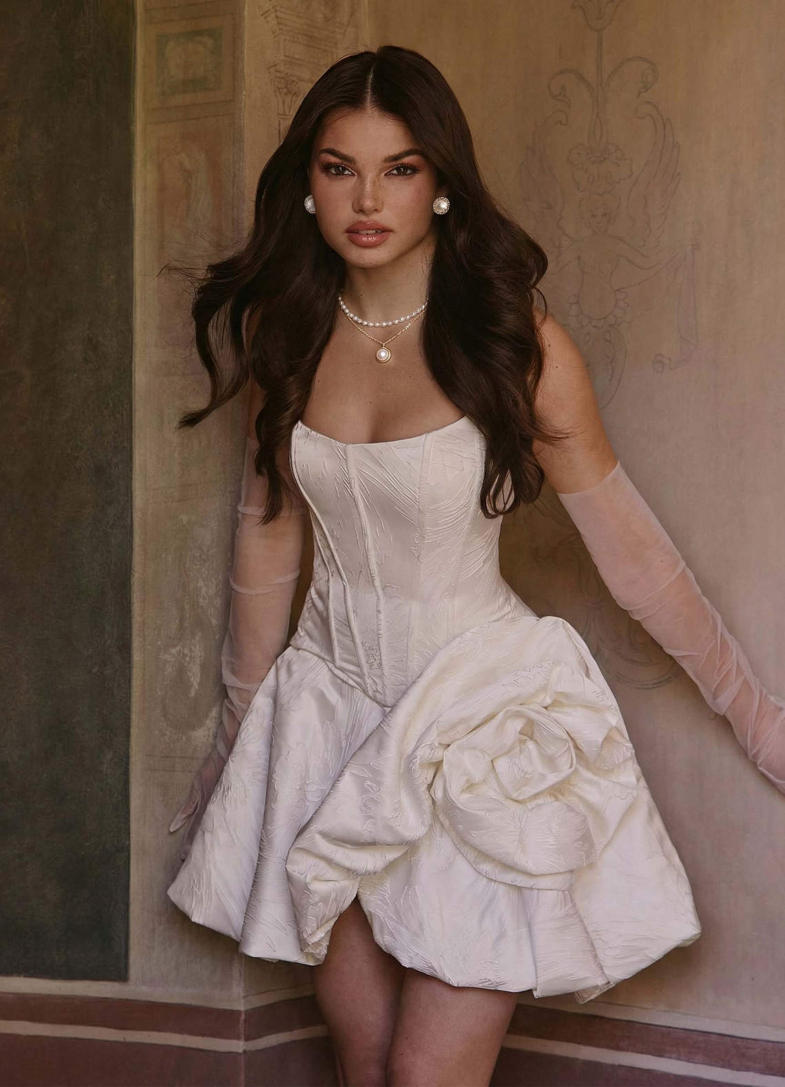 front Uroczy i szykowny złoty naszyjnik z podwójną perłą